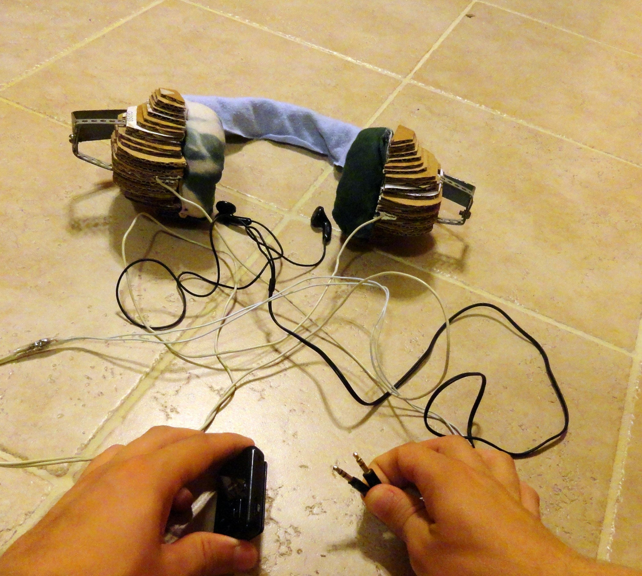 Headphone Splitter 5 Steps Instructables