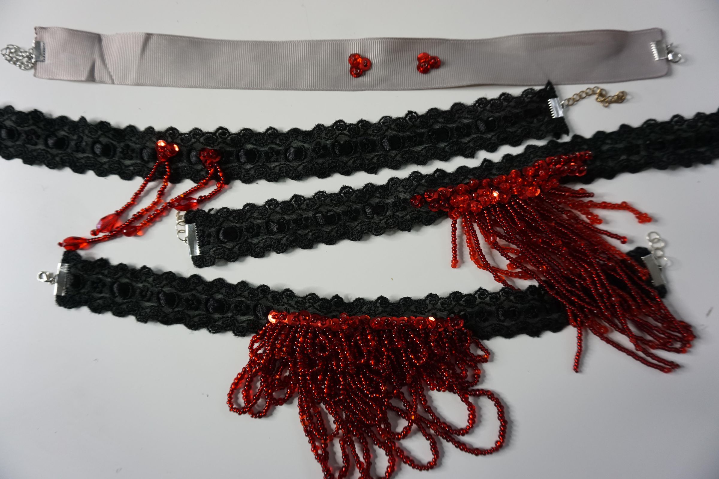 How to Make Blood Drop Chokers : 5 