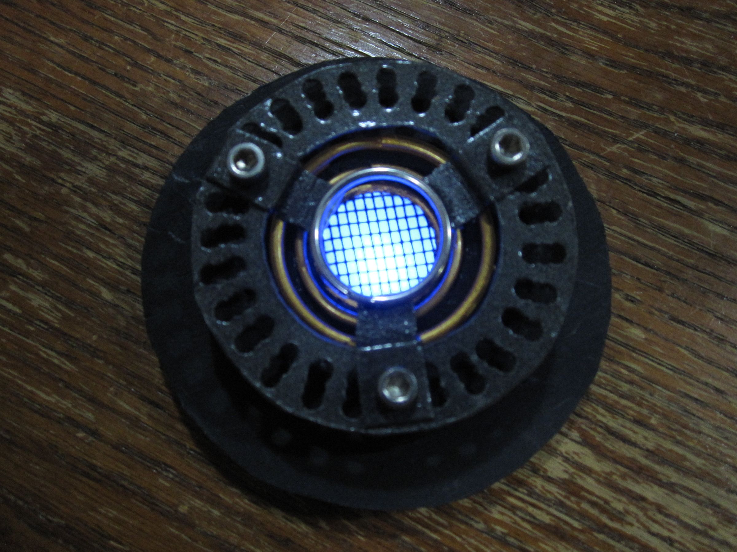 Iron Man Arc Reactor Video Tutorial, DIY Wearable 8 Steps Instructables