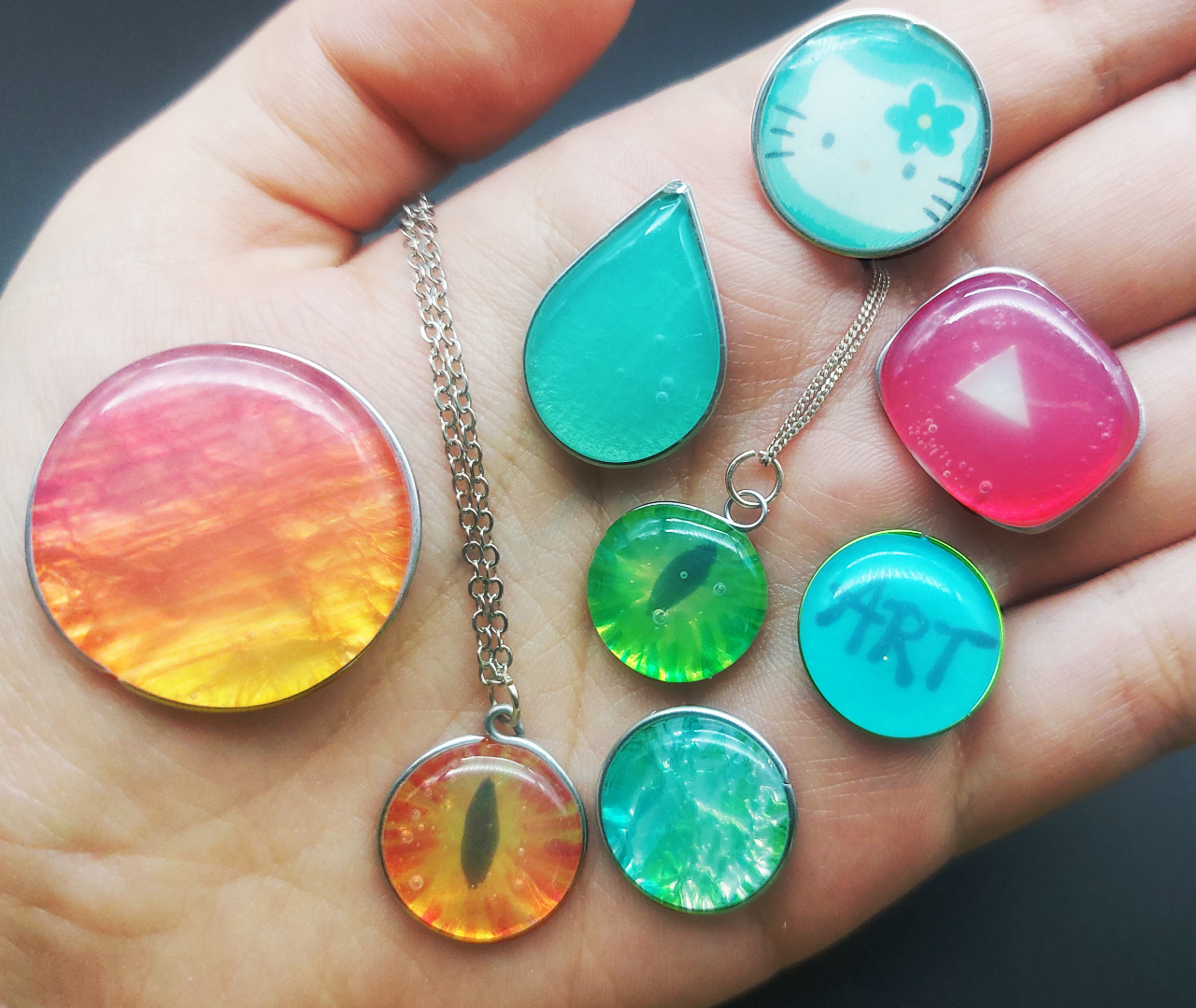 Wire Rimmed Hot Glue Gems / Charms 10 Steps (with Pictures