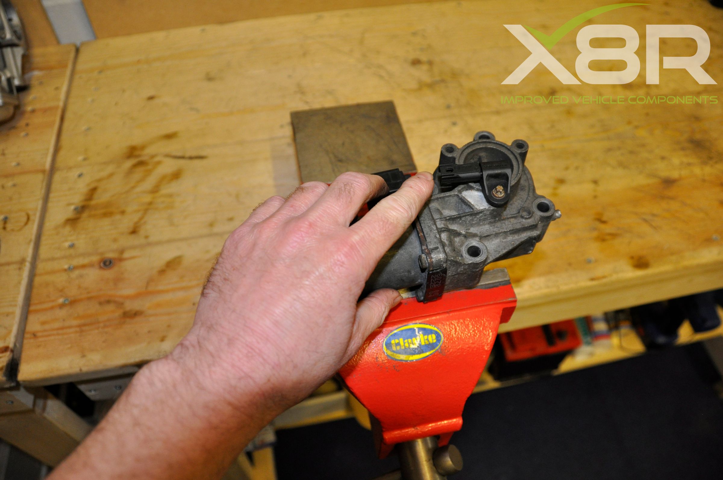 thumbnail interactive-video image 1 of BMW X3 E83 / X5 E53 E70 / X6 Transfer Case Actuator Motor Gear Repair Kit 1 of 6
