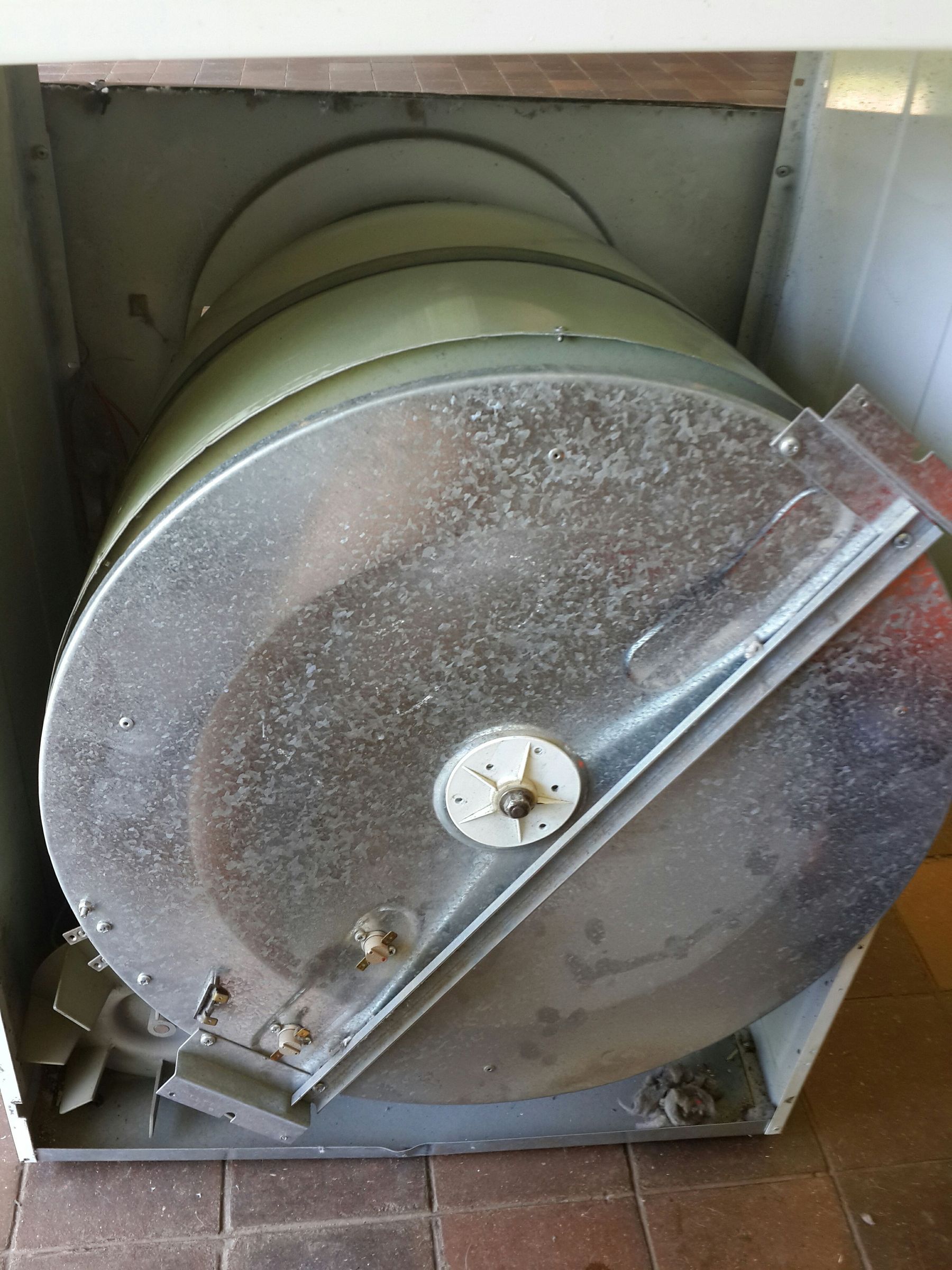 How and What to Salvage From Clothes Dryer (tumble Dryer) 13 Steps