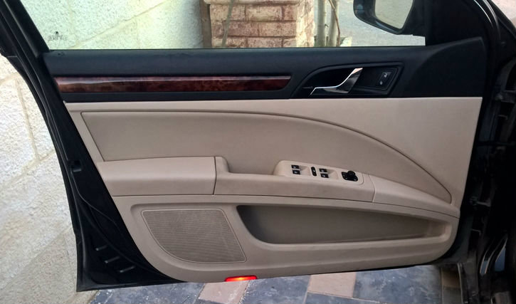 skoda laura door speakers