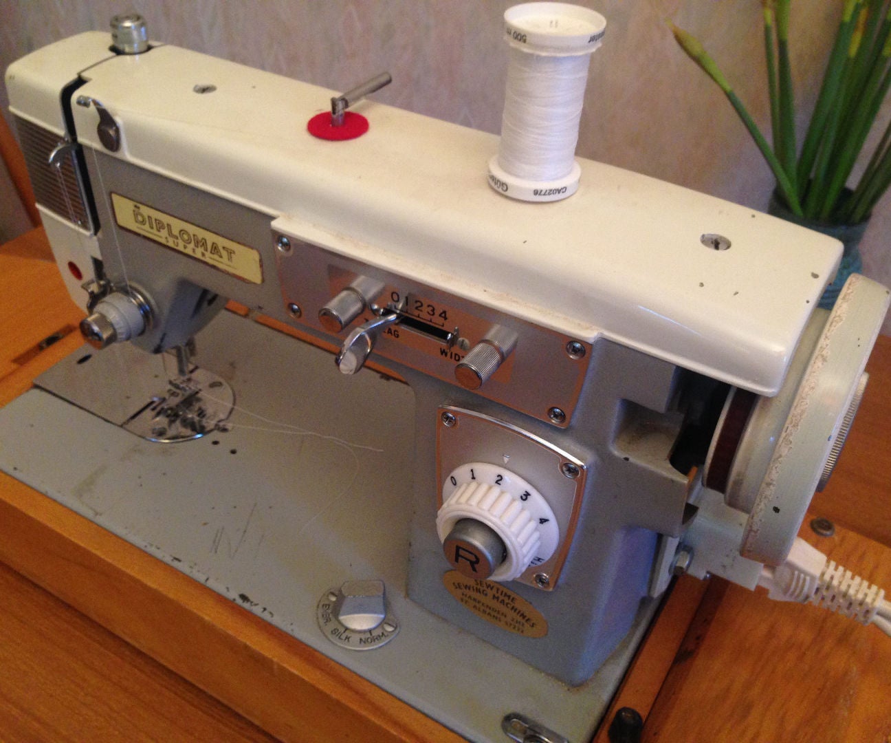 How To Service A Sewing Machine 8 Steps With Pictures Instructables