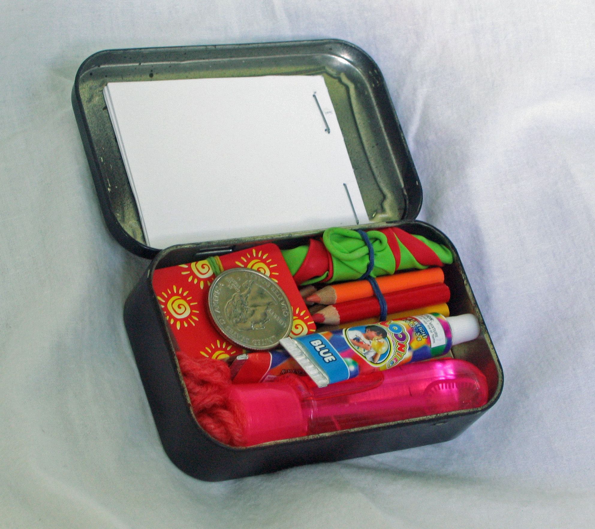 DIY guide for Anti-Boredom pocket kit with step-by-step instructions