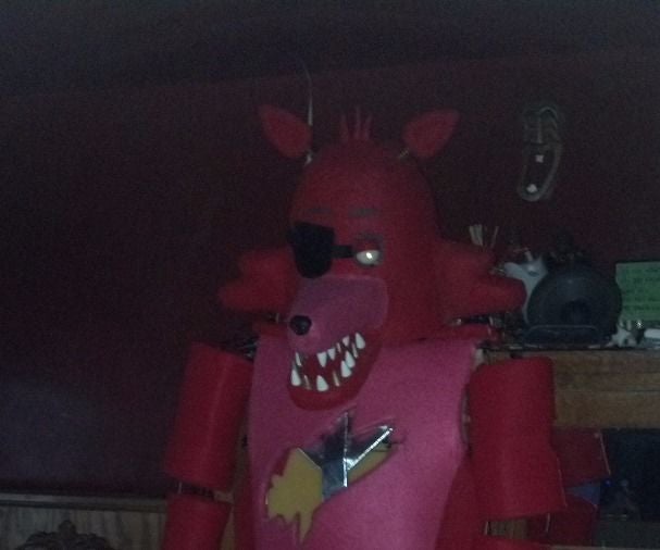 DIY Animatronic (Foxy From Five Nights at Freddy's) 21 Steps (with