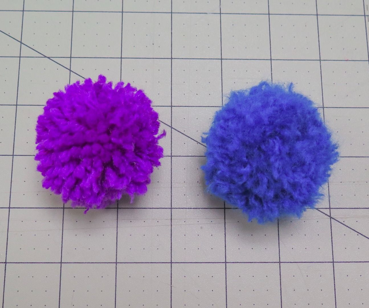 How to Make Pom Poms 8 Steps (with Pictures) Instructables