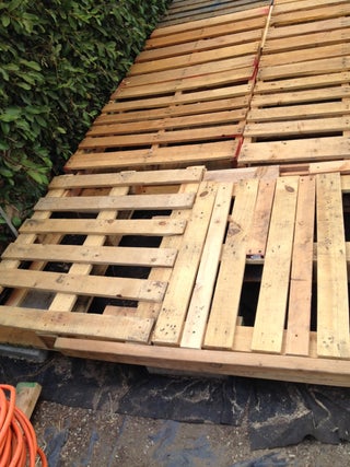 Wood Pallet Backyard Deck 4 Steps With Pictures Instructables - Diy Floating Deck With Pallets Wood Pallet Backyard Deck 4 Steps With Pictures Instructables - Diy Floating Deck With Pallets
