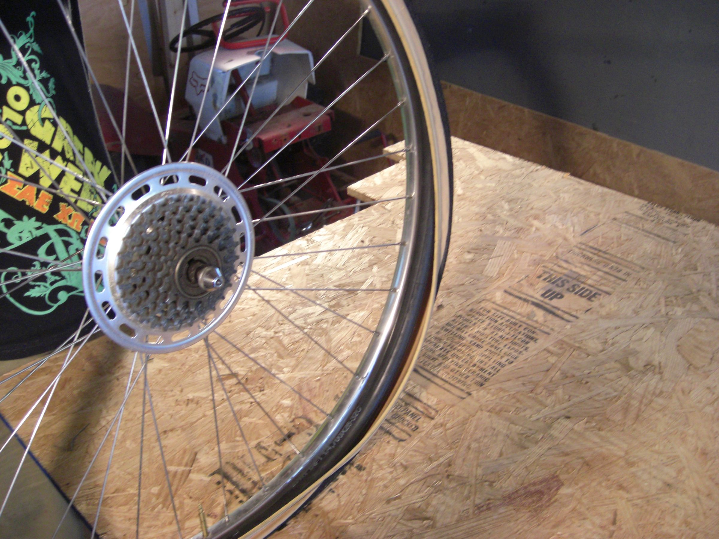 Replacing Bike Tire and Tube on a Road Bike 5 Steps Instructables