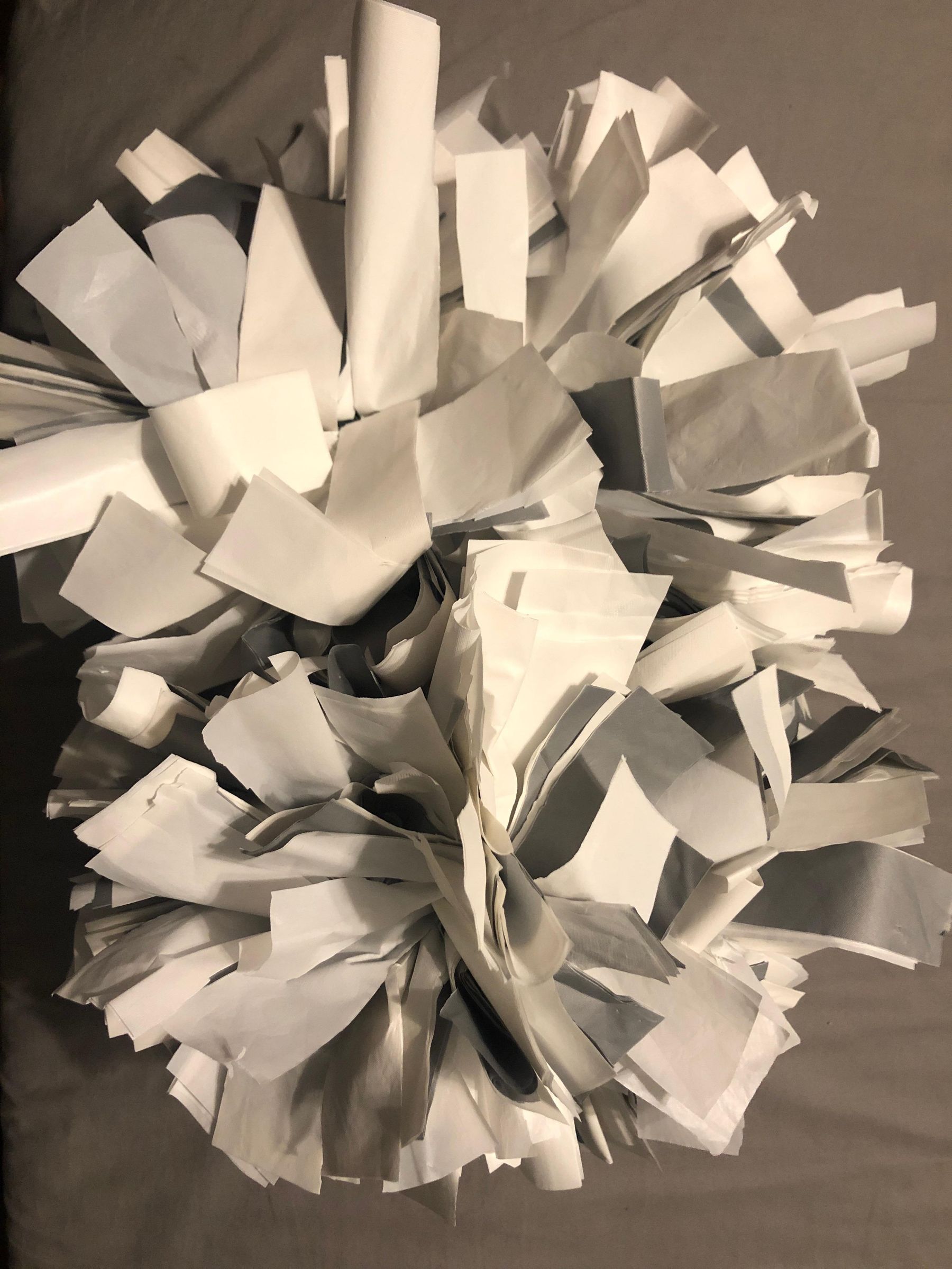 Diy Cheerleading Pom Poms 7 Steps With Pictures Instructables