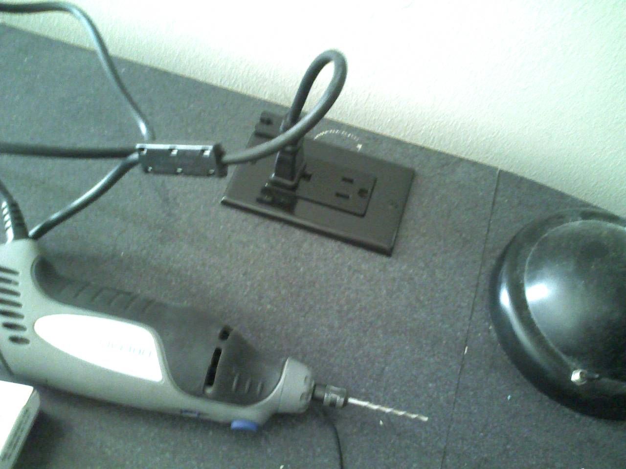 DIY guide for Cheap and easy desktop electric outlet with step-by-step instructions