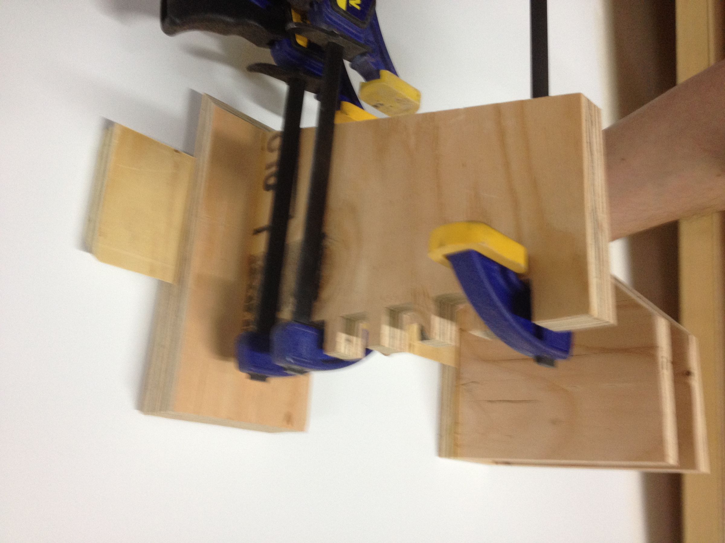 2 Styles of French Cleat Clamp Hanger Brackets 3 Steps (with Pictures