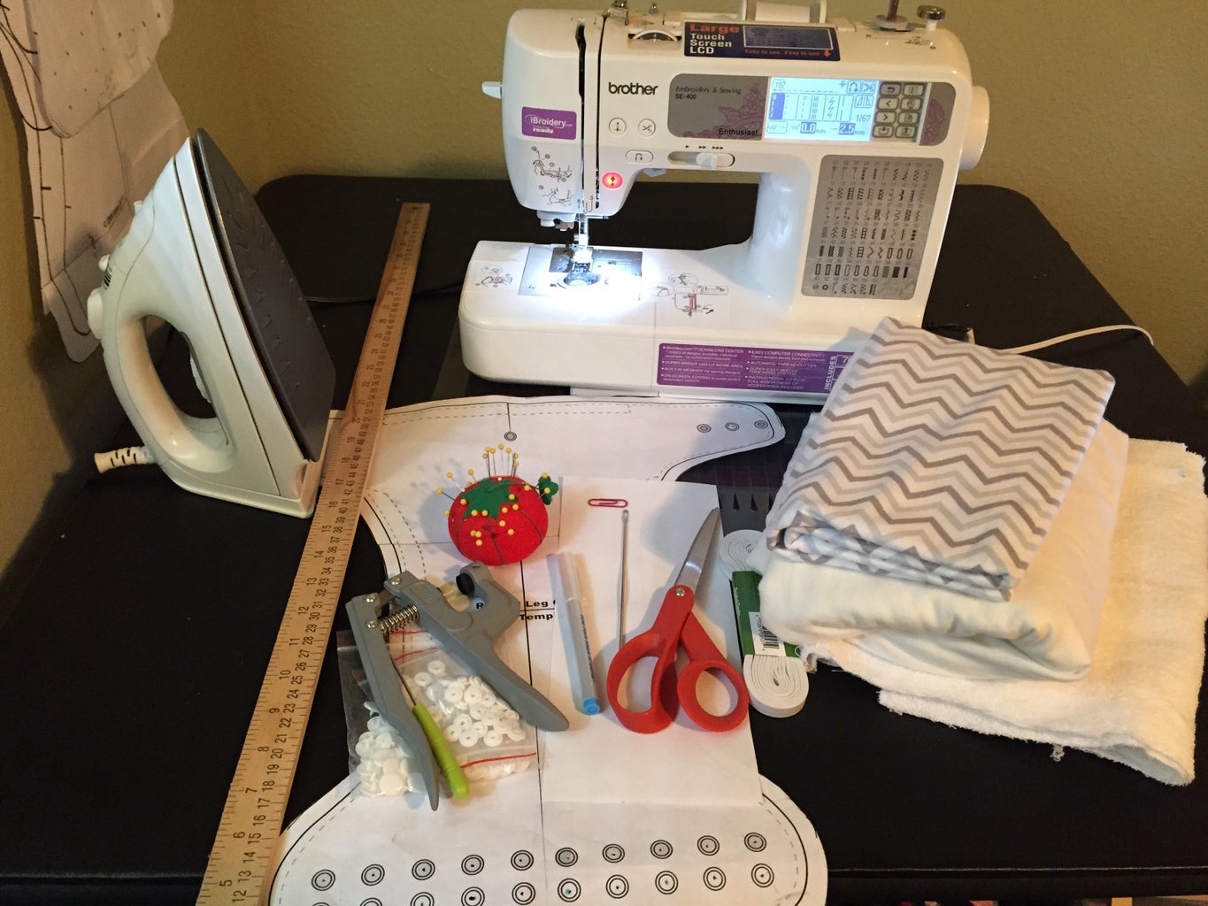 How to Make a Fitted Cloth Diaper With Snaps : 19 Steps (with Pictures