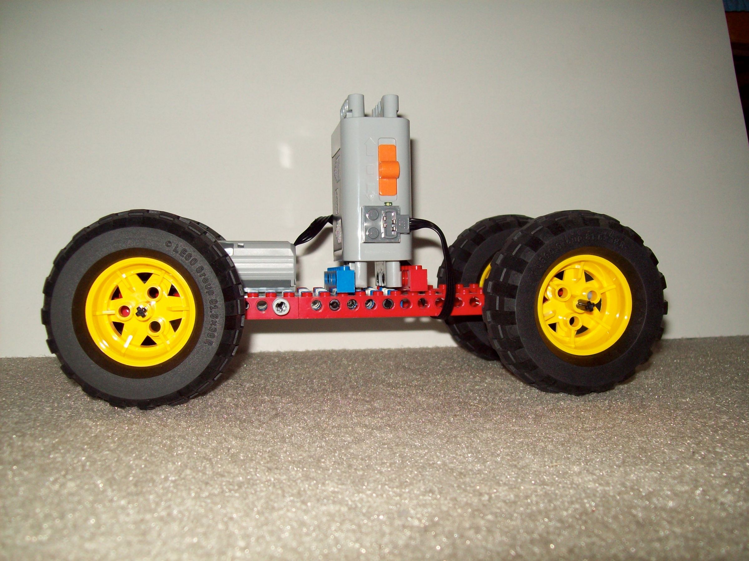 DIY guide for Custom Lego Technic Vehicle with step-by-step instructions