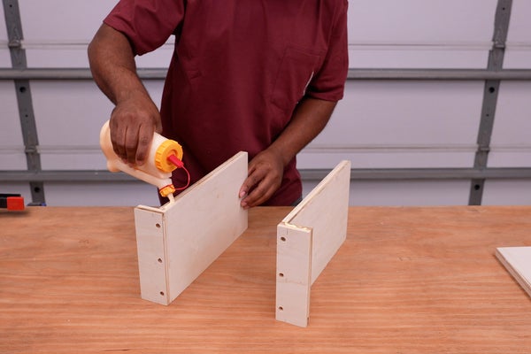 Construir as laterais da mesa do roteador de bancada