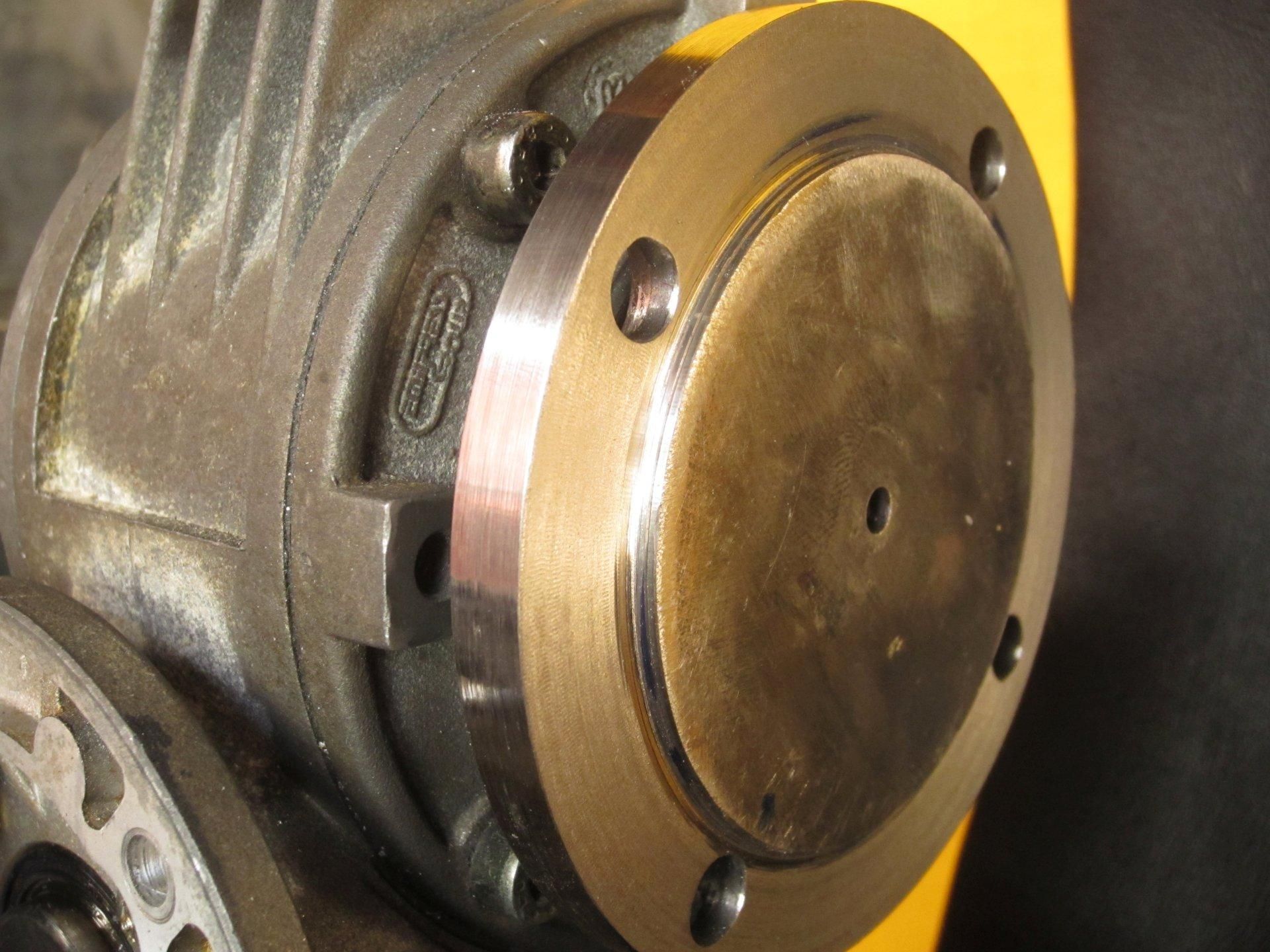 Combined Dividing Head and Rotary Table Step Indexer. 6 Steps (with