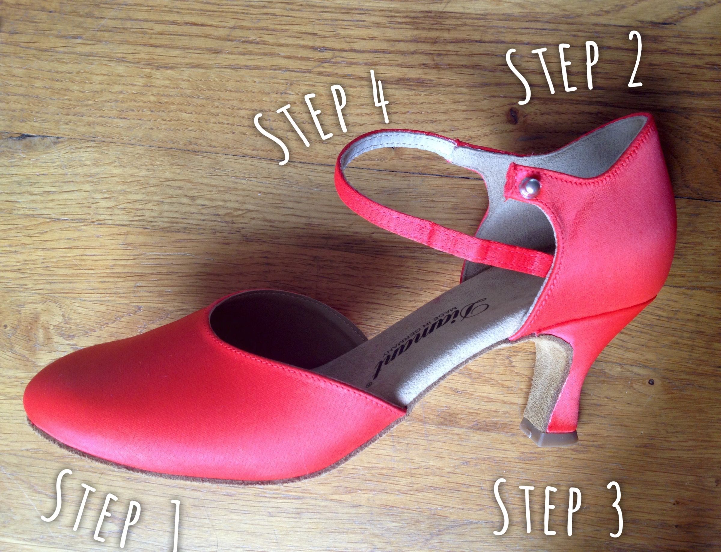 Paint Satin (Bridal) Shoes in Any Color You Want! 4 Steps (with