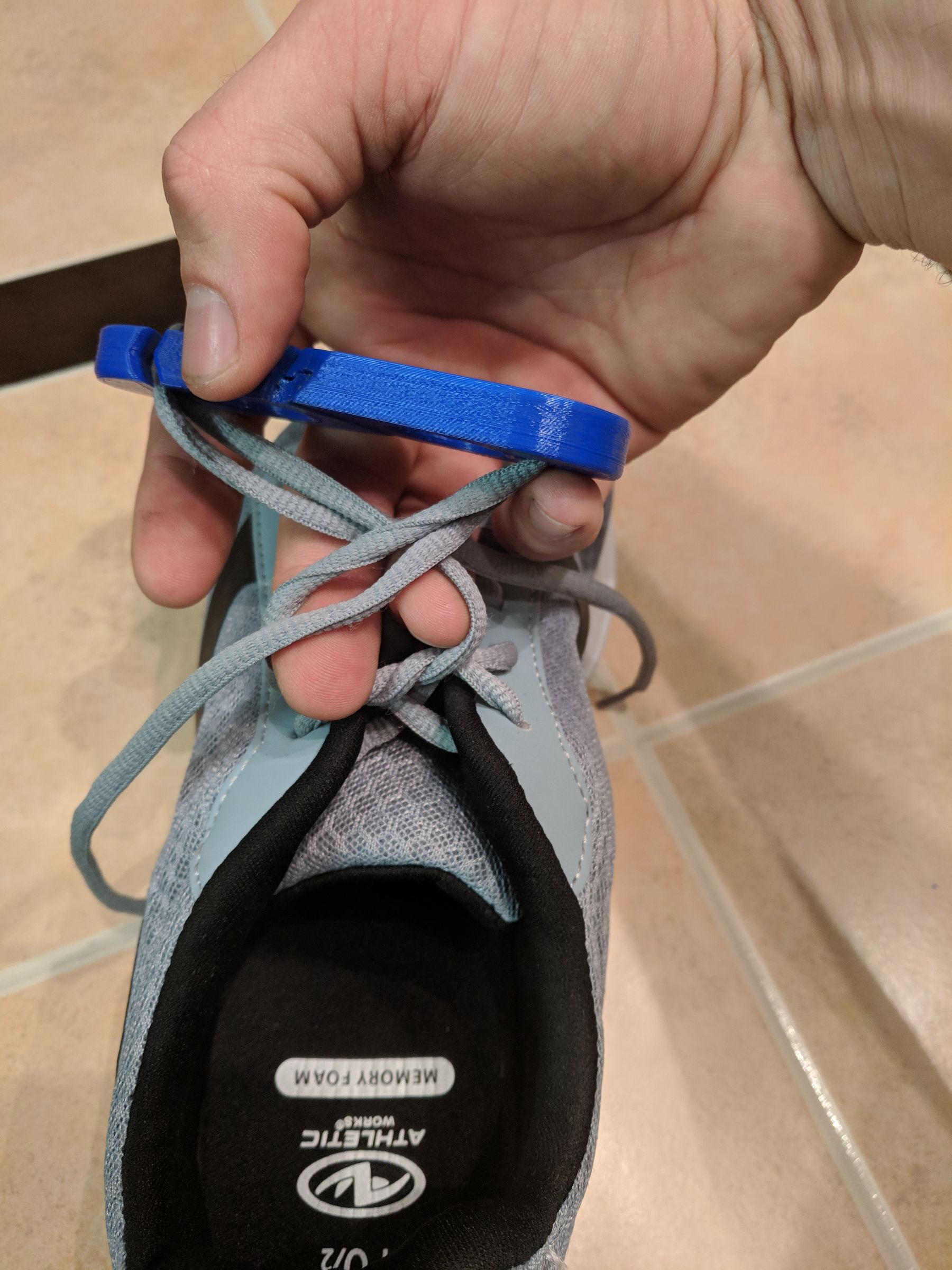 How To Tie Your Shoes With One Hand 10 Steps Instructables