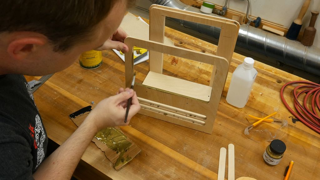 Pintar el borde de madera contrachapada