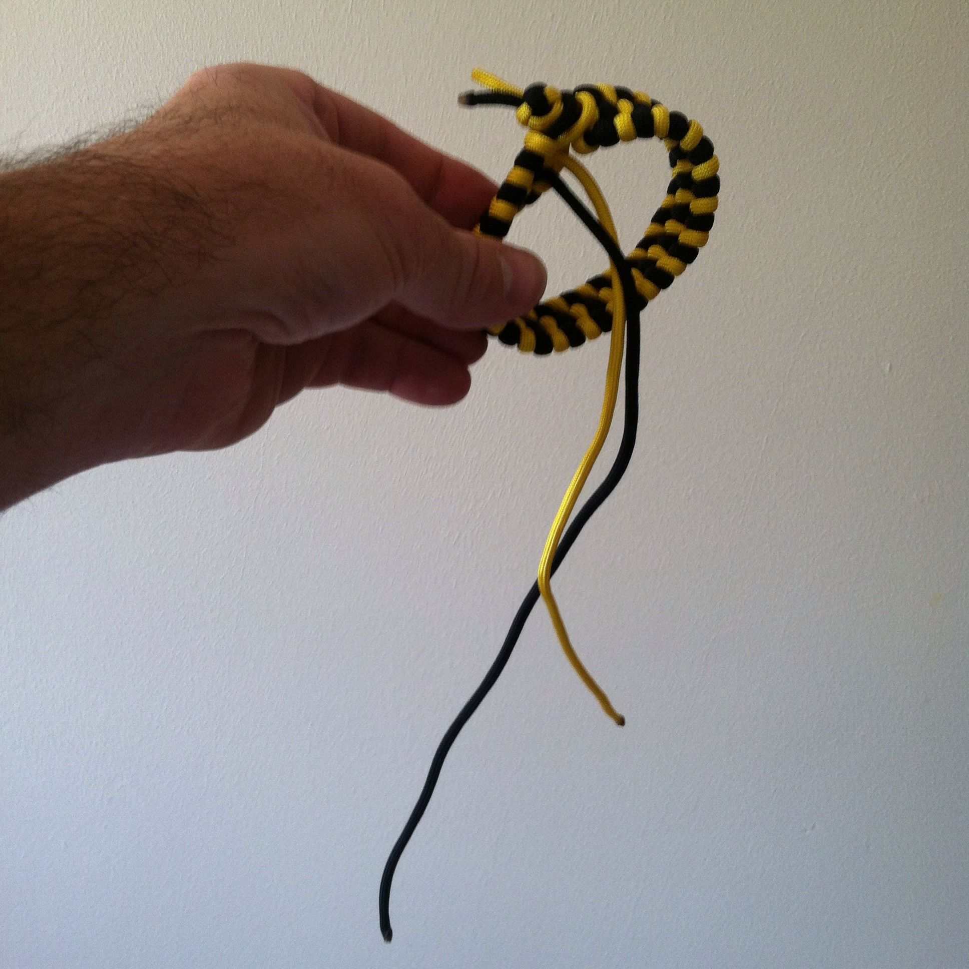 Ladder Bracket Or Trilobite Paracord Bracelet 8 Steps Instructables