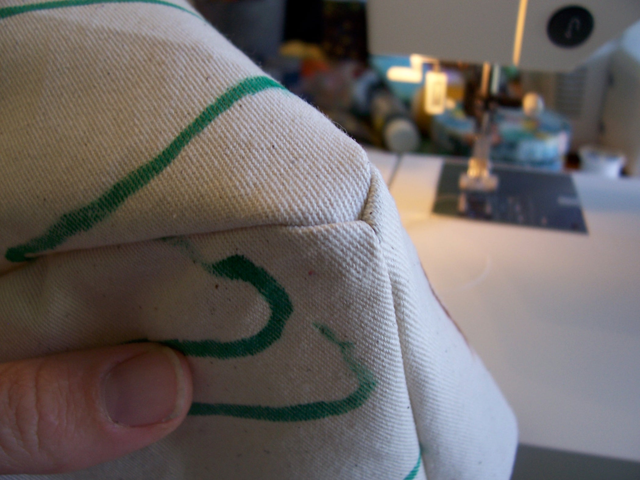 Sewing a Perfect 3D Corner (for a Cube) 5 Steps (with Pictures) Instructables