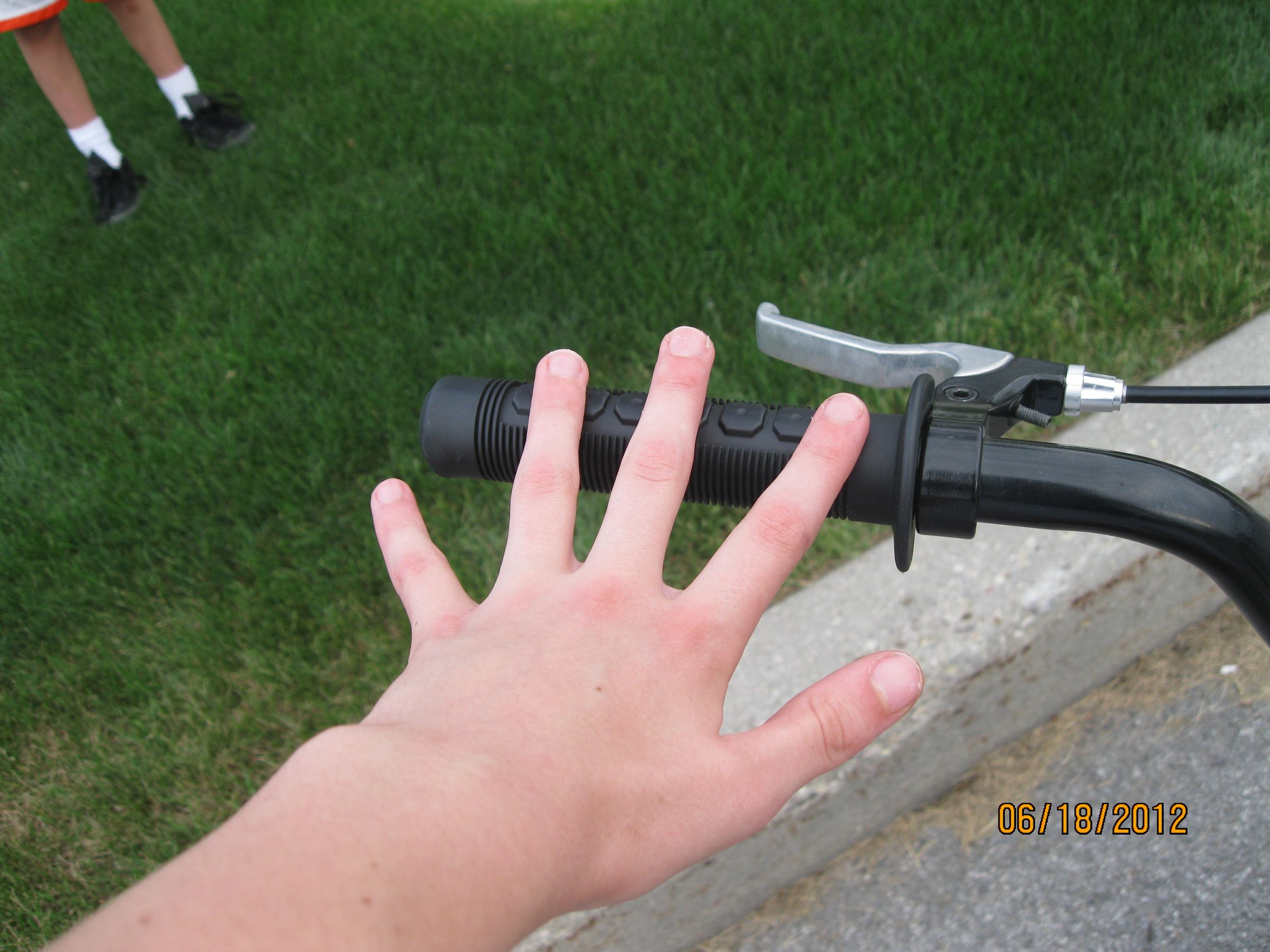 How to Ride a Bike With "No Hands" 3 Steps Instructables