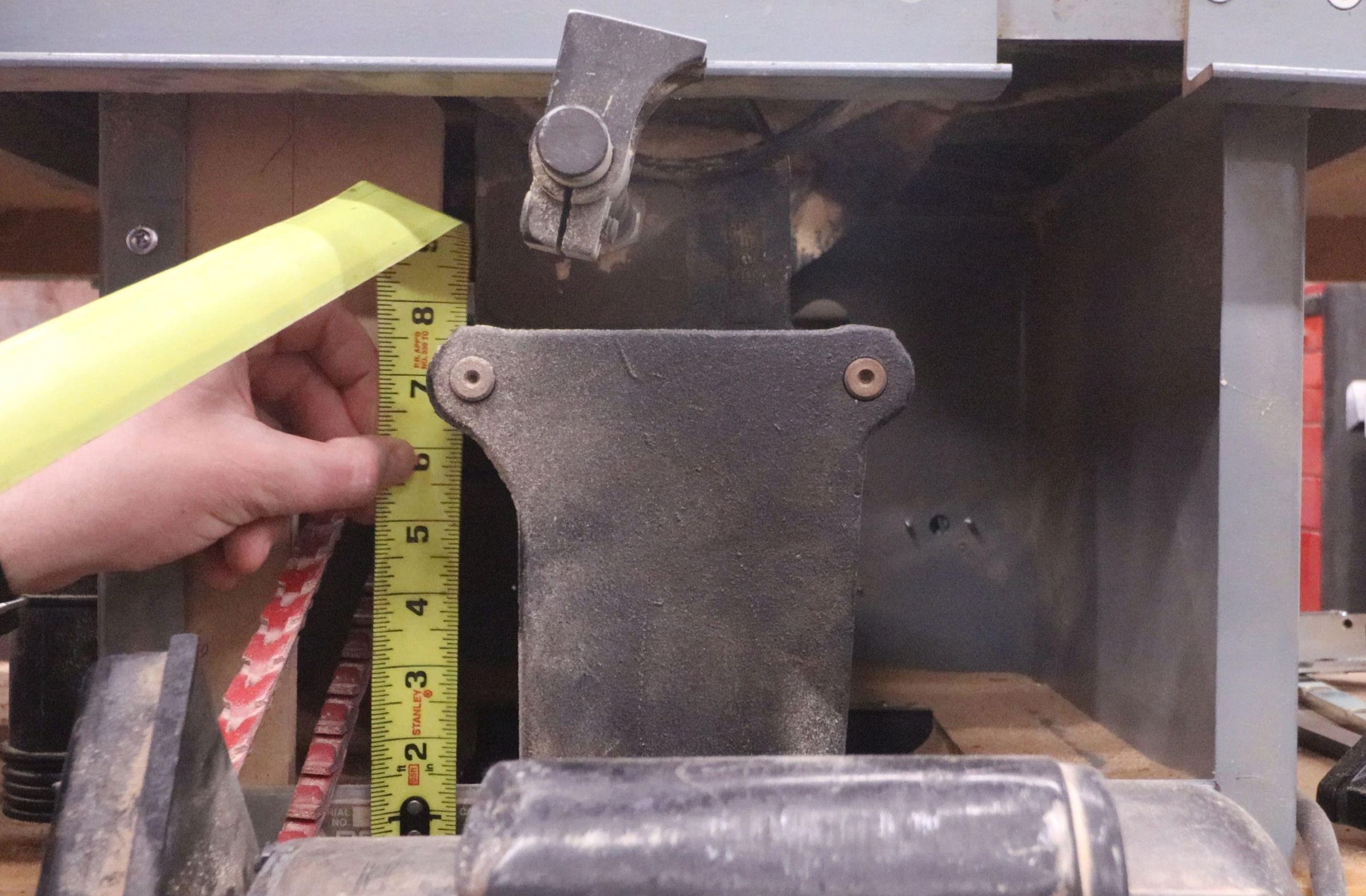Adding Dust Collection to a Contractor's Table Saw 10 Steps
