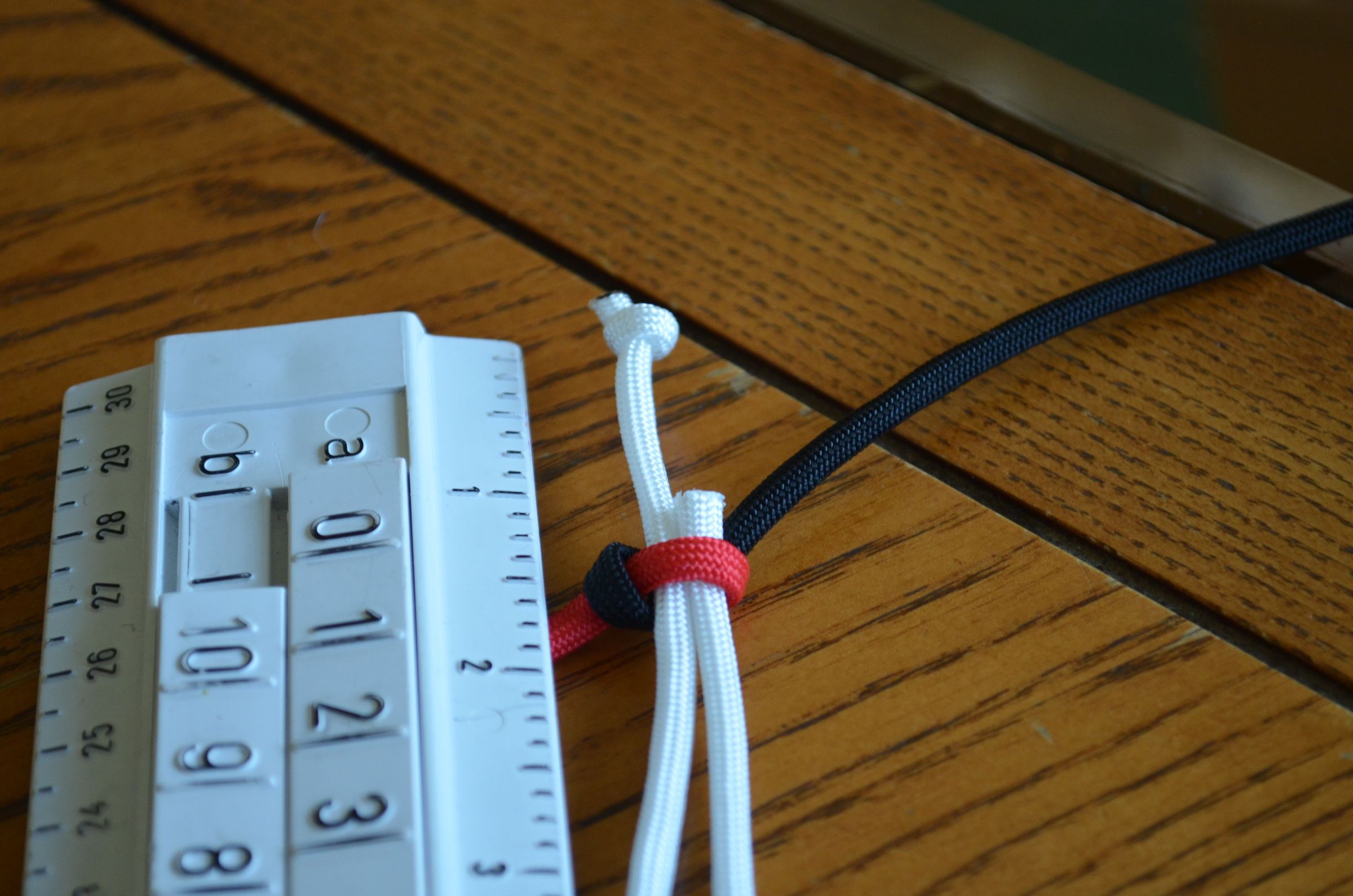 HowTo Adjustable Paracord Bracelet 10 Steps (with Pictures