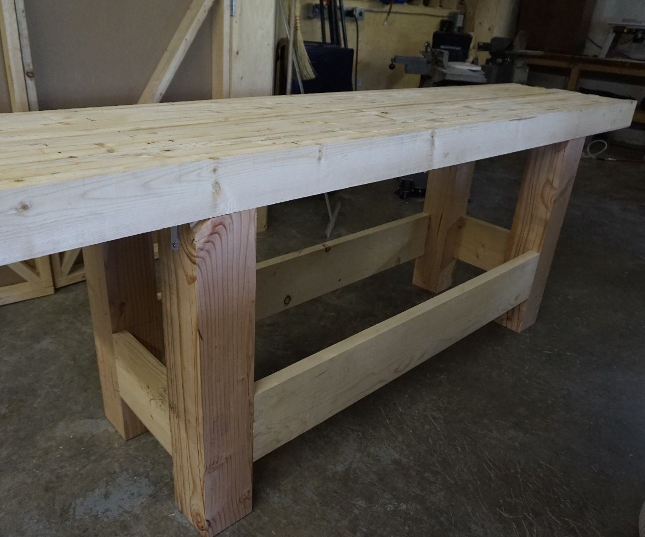 Woodworking Workbench Sturdy, Inexpensive and Quick to Build 7 Steps