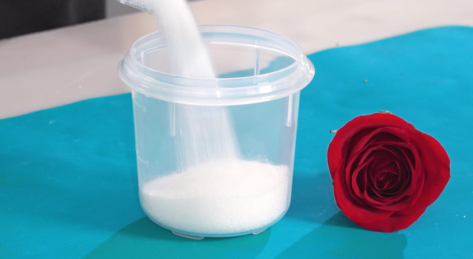 How to Cast Flowers in Epoxy Resin DIY Resin Rose Paperweight! 8