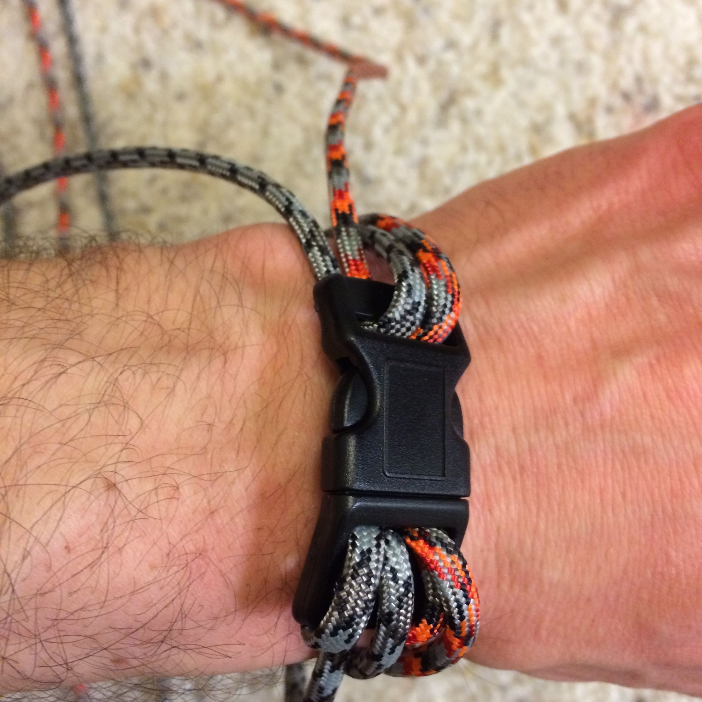 How to Make a Survival Bracelet 8 Steps Instructables