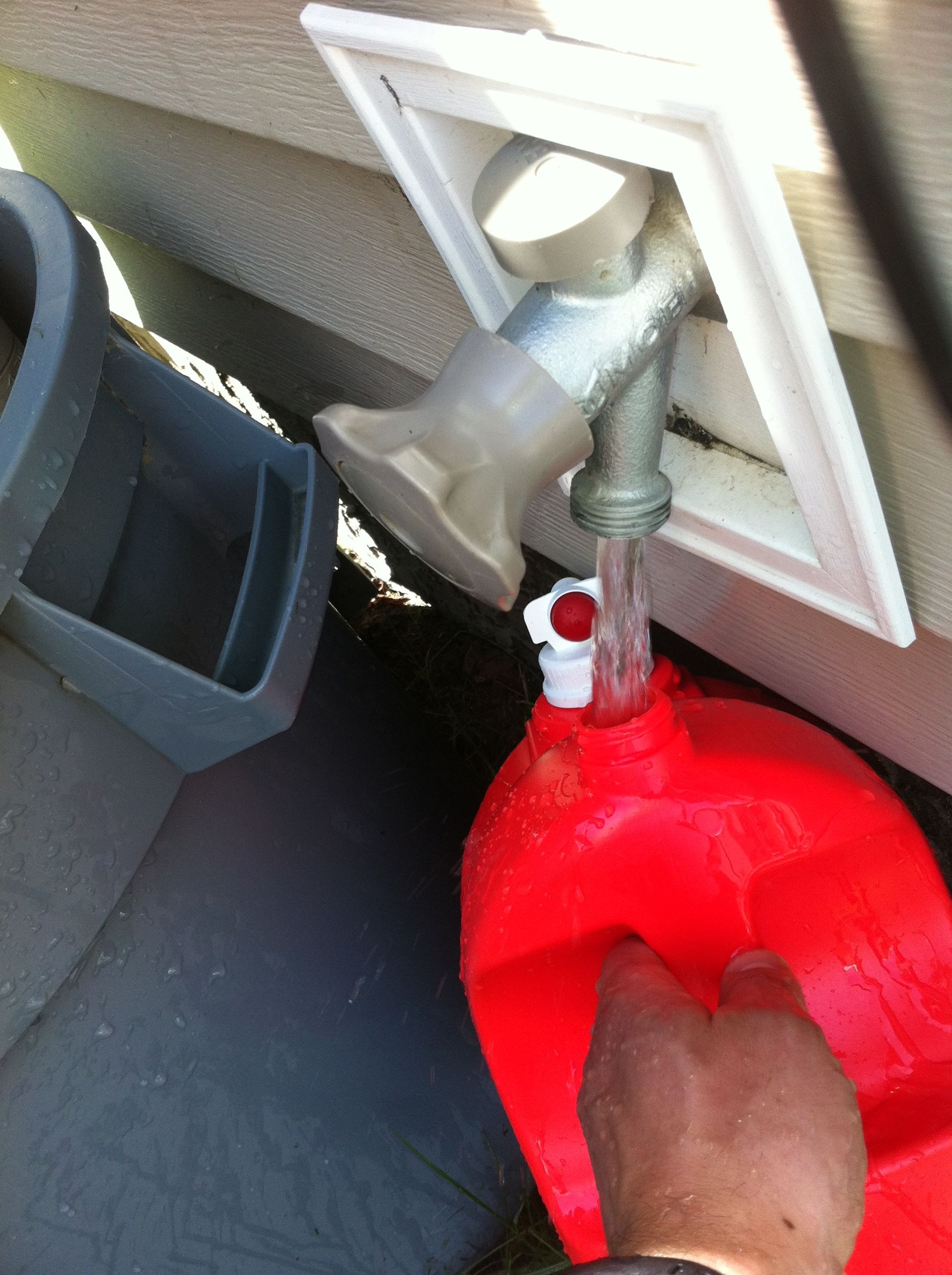 Recycled Laundry Detergent Watering Can 4 Steps (with Pictures