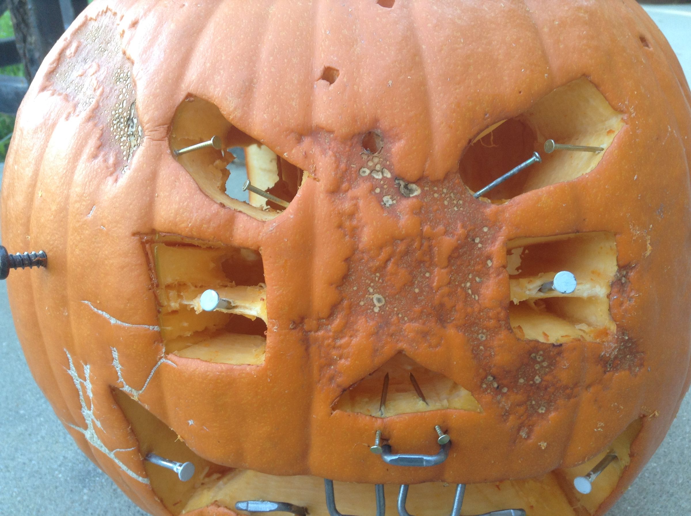 Extreme Pumpkin Carving: Frankenstein Style : 8 Steps (with Pictures) -  Instructables