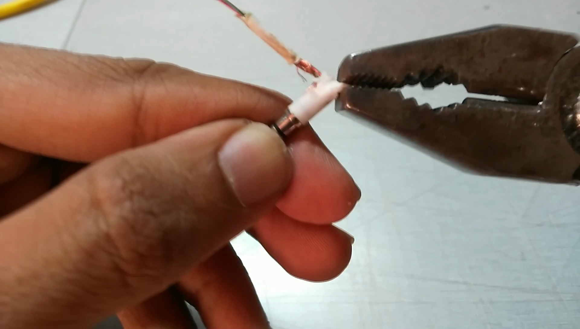 How to Fix Broken Headphone Jack ! 8 Steps (with Pictures