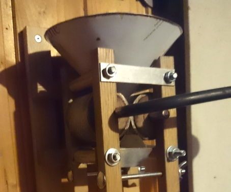 hand-driven oat flake crusher DIY Project DIY Project Image