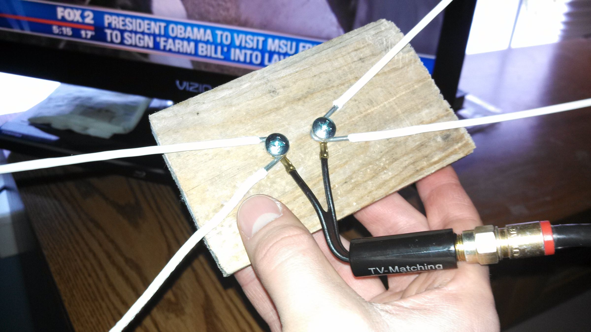 4 Quick, Makeshift HDTV Antennas 8 Steps Instructables