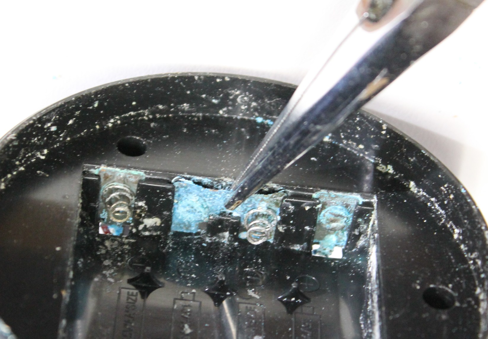 How to Fix Corroded Battery Terminals 12 Steps (with Pictures