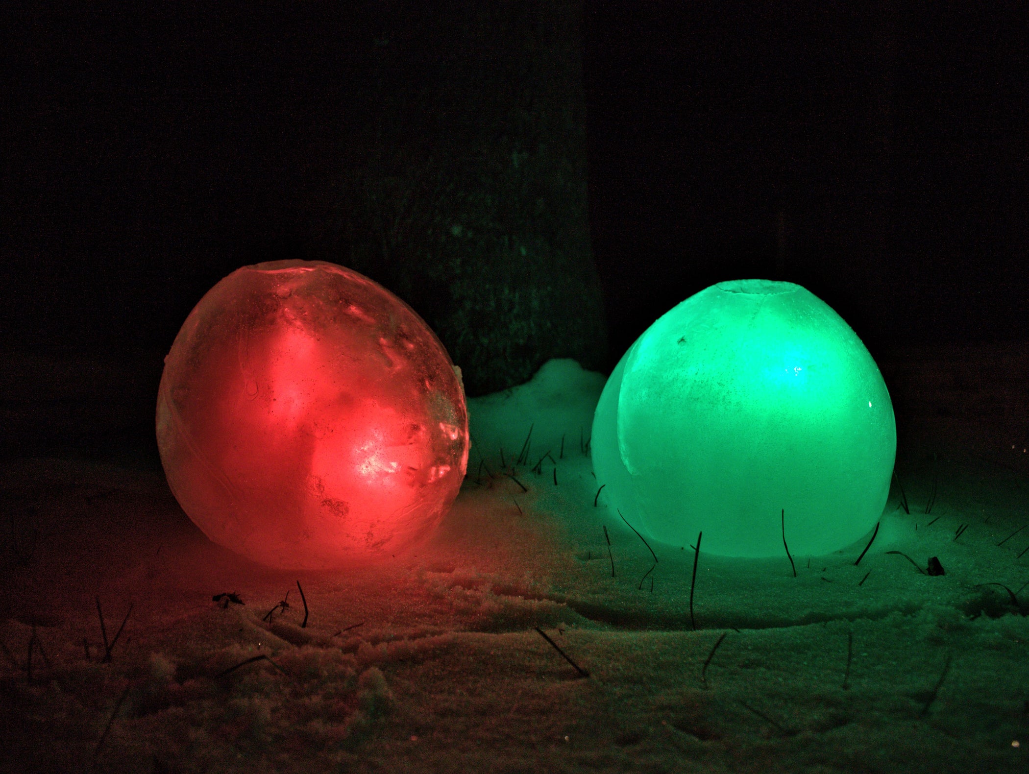 Make Beautiful and Useful Ice Luminaries / Luminaria Instructables