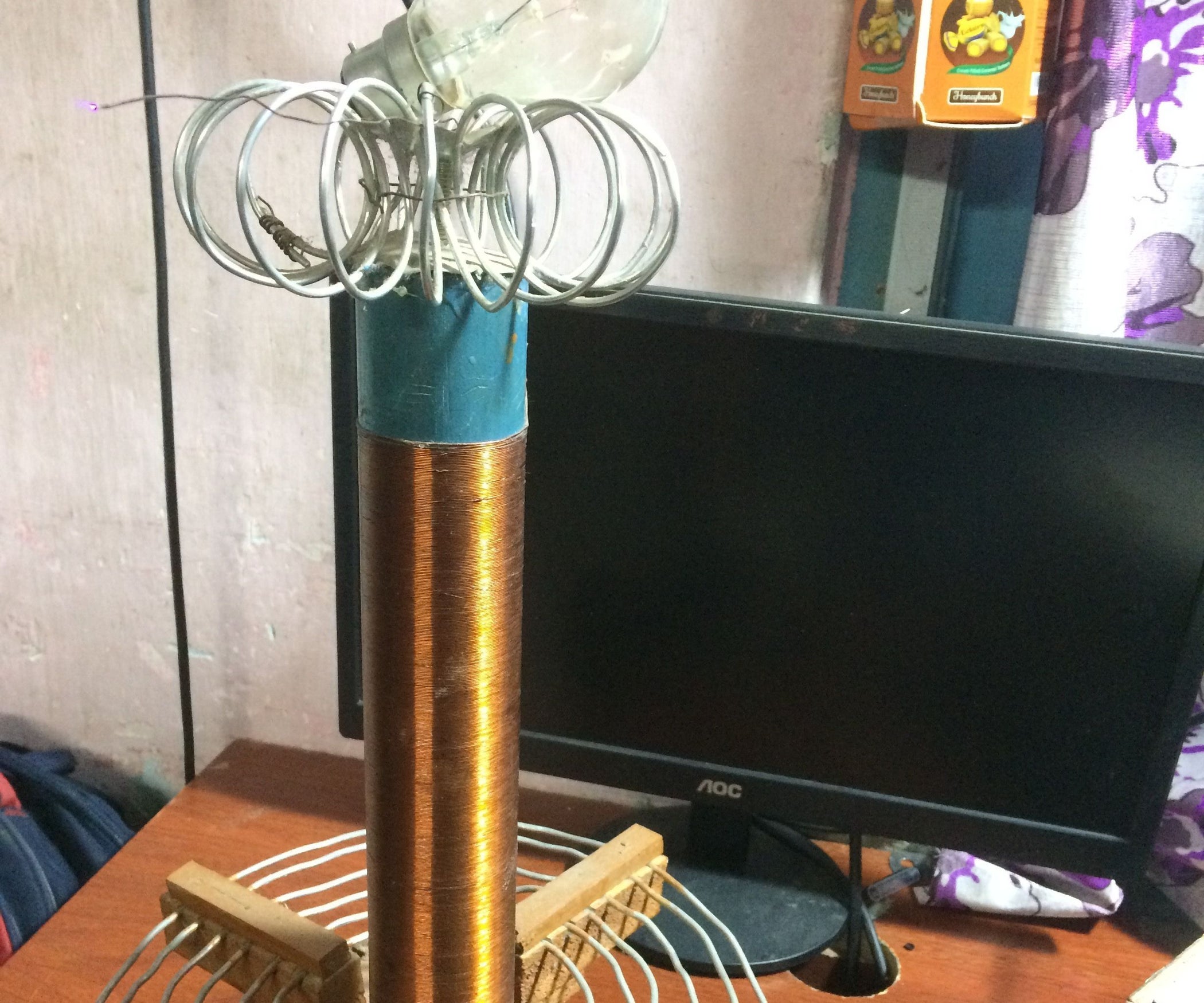 How to Build a Tesla Coil (Beefed Up ) FROM "SCRAP"!!!!!!! 11 Steps