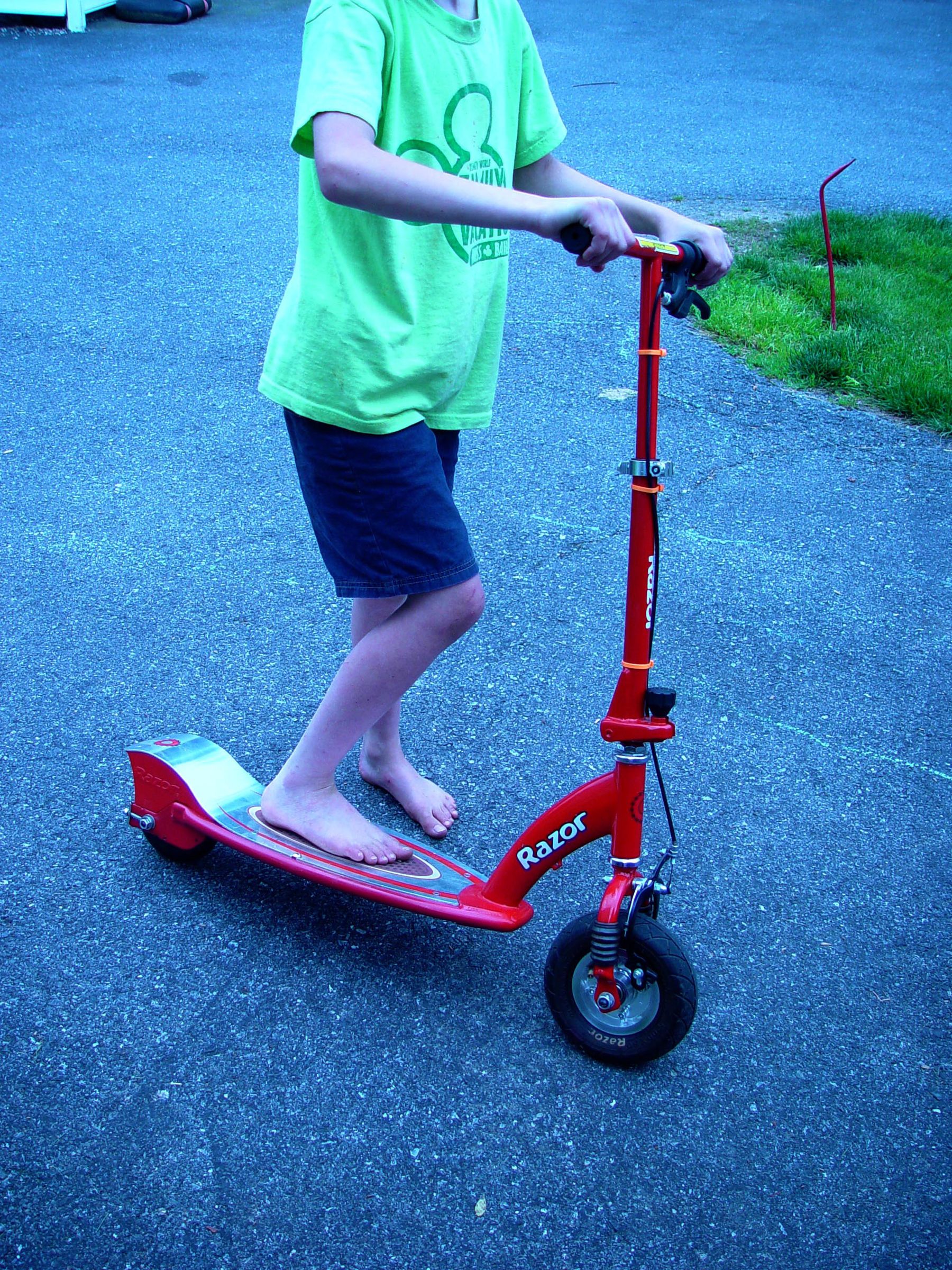 Broken Electric Razor Scooter Hack - Instructables