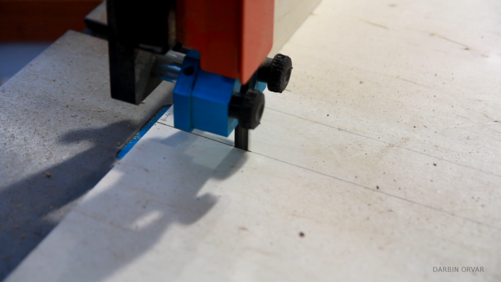 Making a Cross Cut Sled for the Band Saw 7 Steps (with Pictures