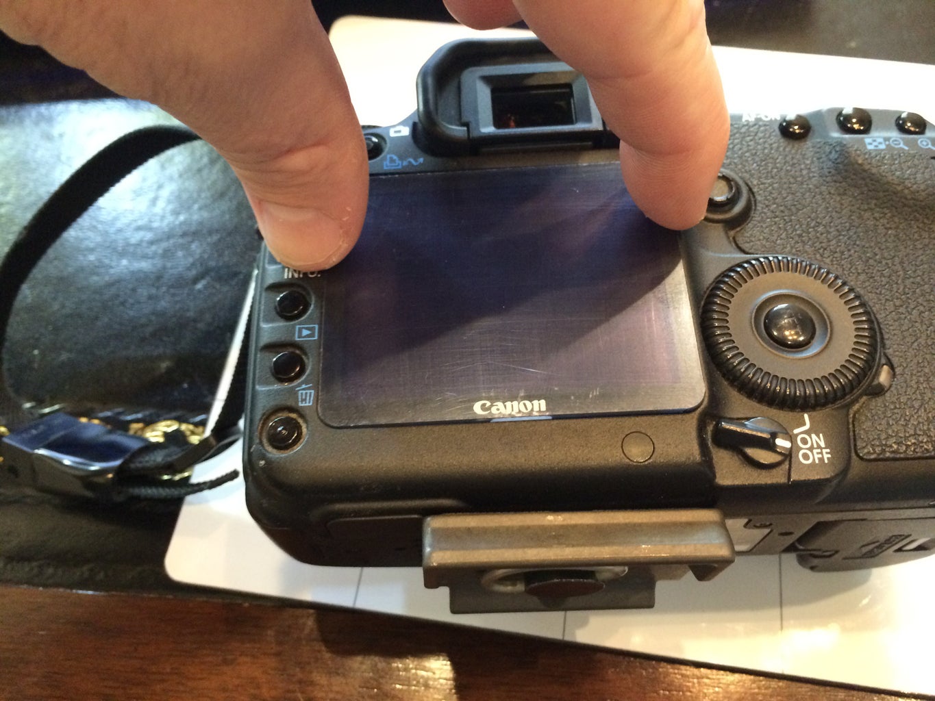 How To Fix A Cracked Dslr Lcd Screen Glass - Instructables