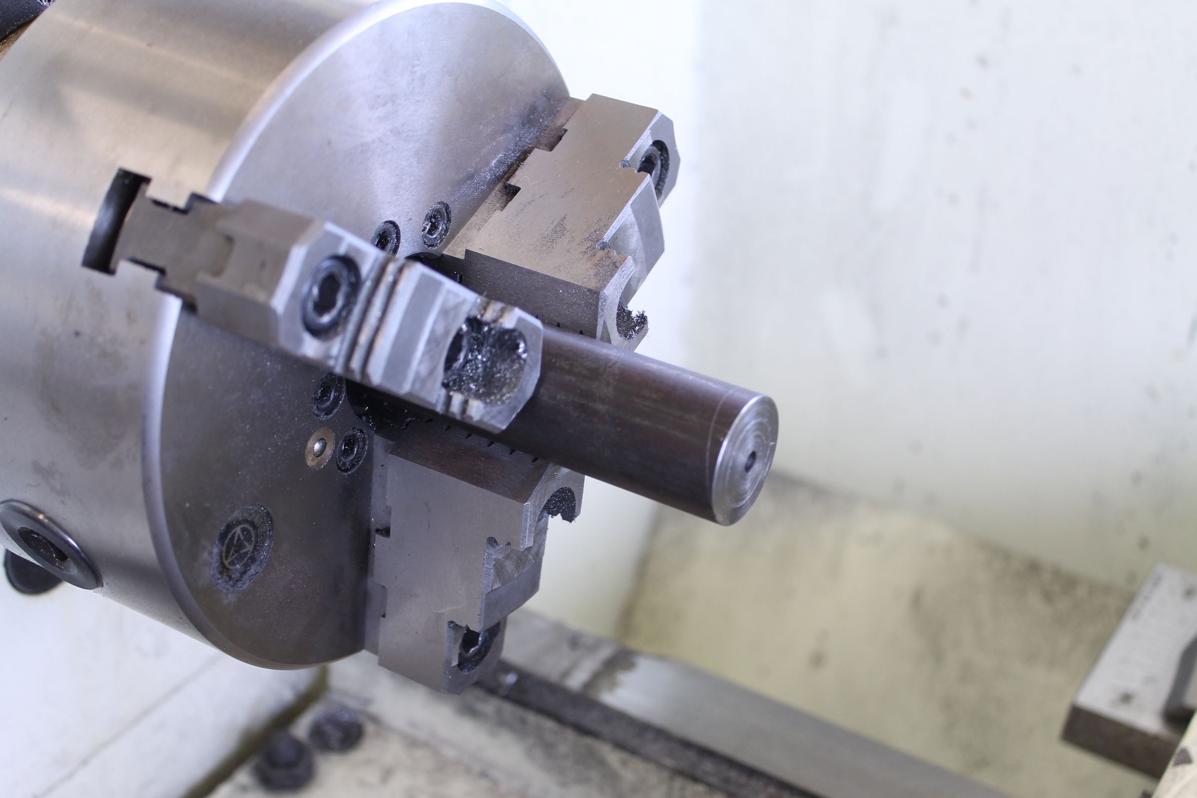 How to Decrease the Diameter of Bar Stock on a Metal Lathe 9 Steps