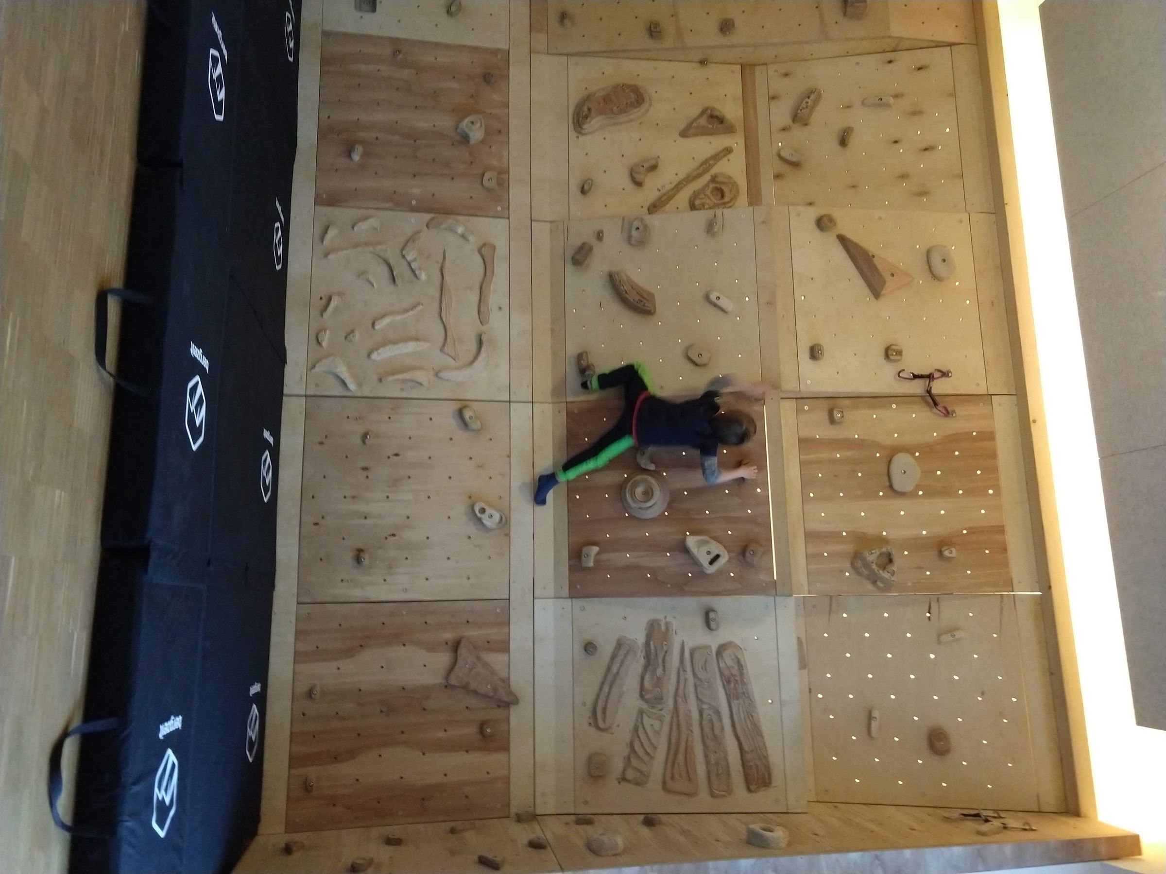 All Wooden Climbing Wall (with Interchangeable Wall Parts) 8 Steps