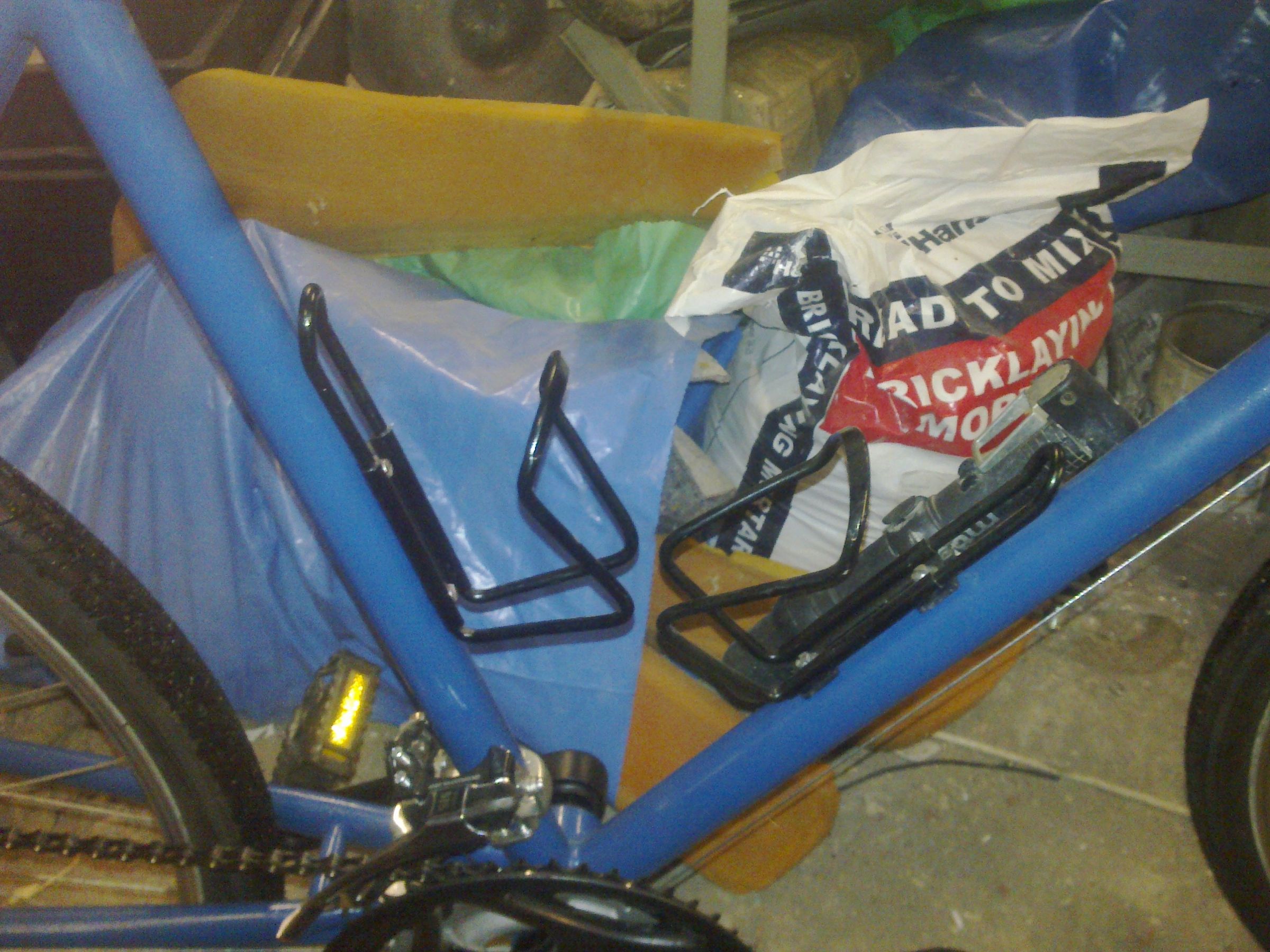 Installing an Extra Water Bottle Mount. 4 Steps (with Pictures