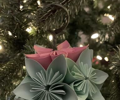 beautiful paper ornaments! DIY Project DIY Project Image