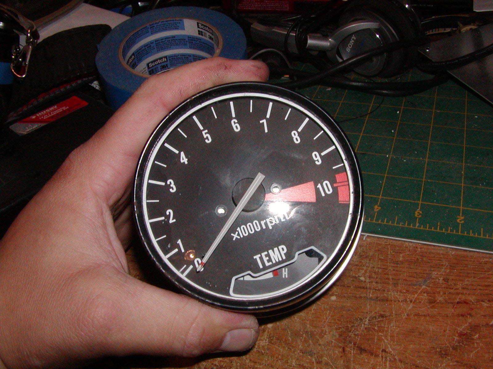 How to Open a Honda CB/CX/GL Style Tachometer and Speedometer 4 Steps