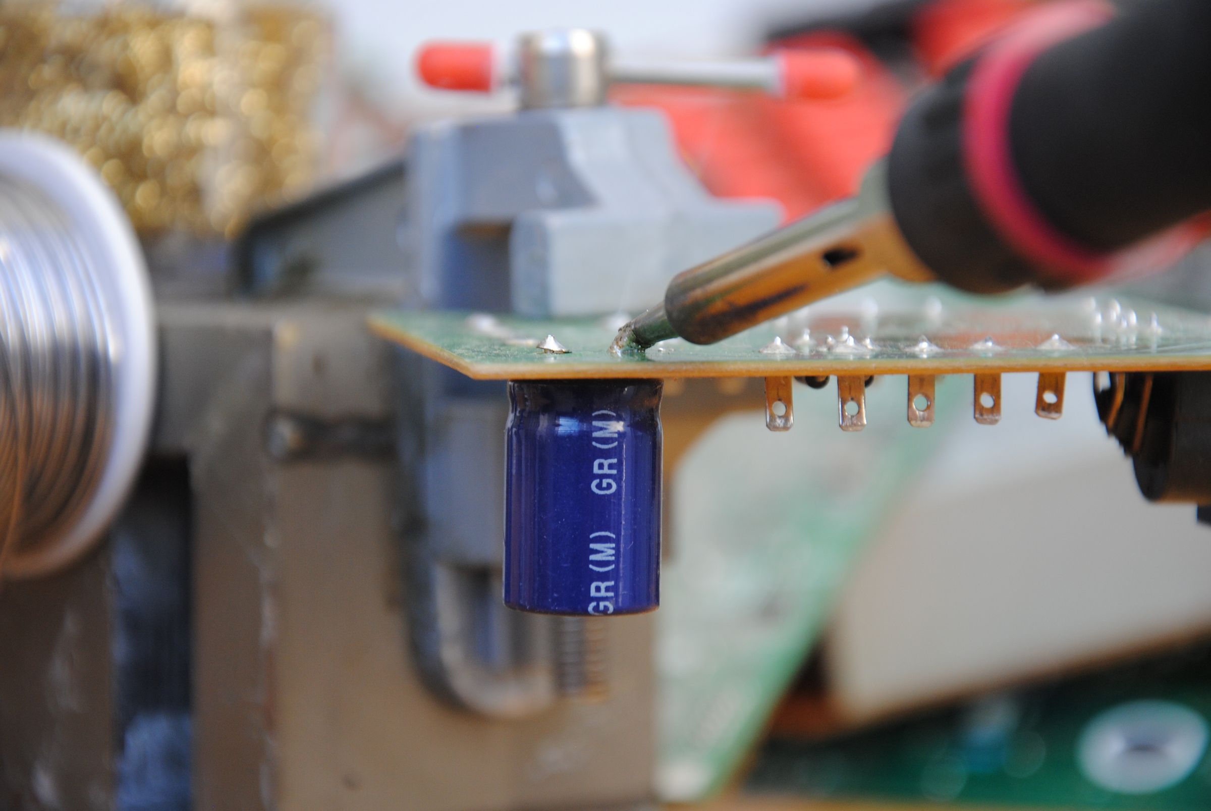 How to Desolder Electronic Components From Circuit Boards 7 Tips