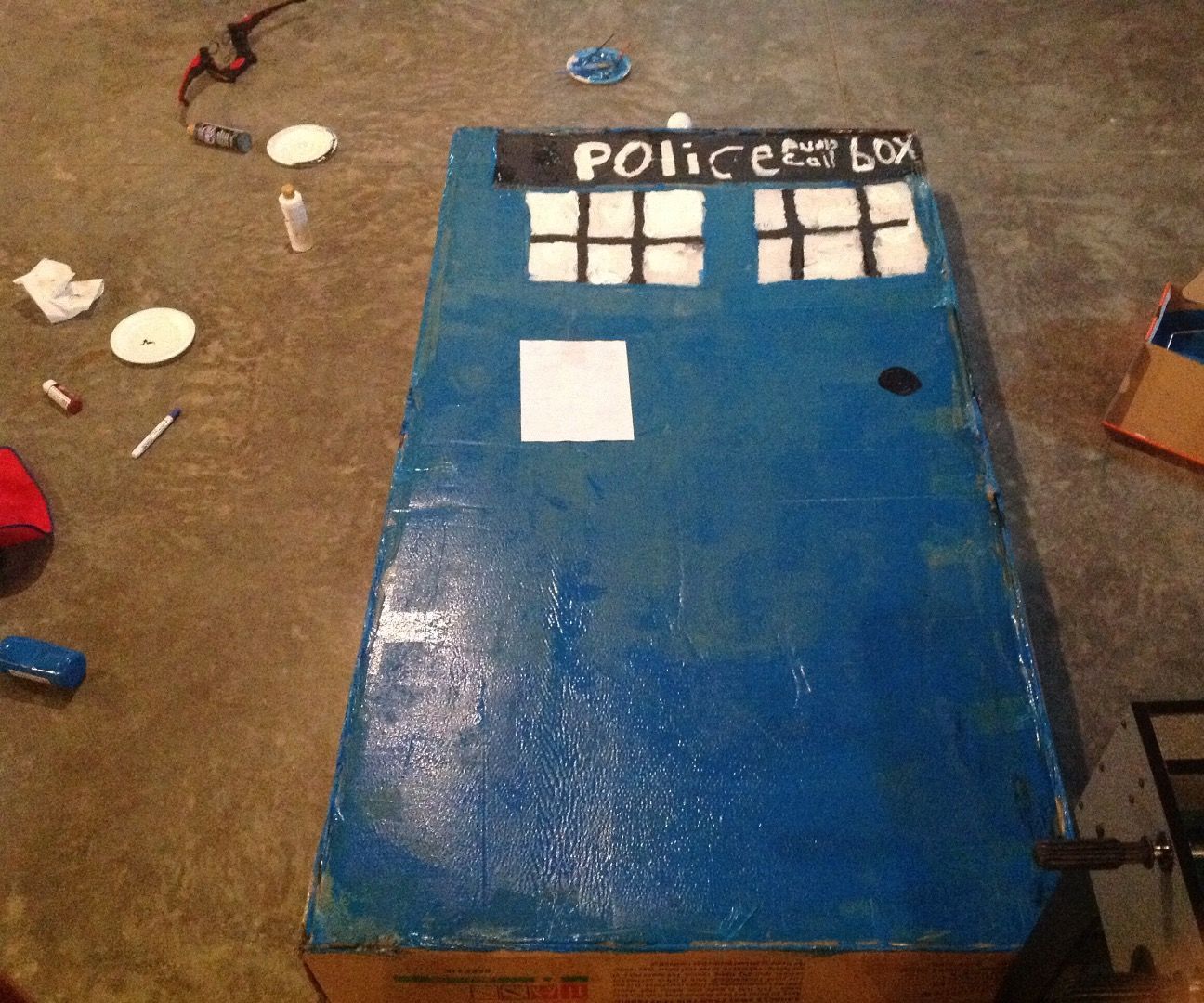 DIY guide for Awsome DIY life size tardis with step-by-step instructions