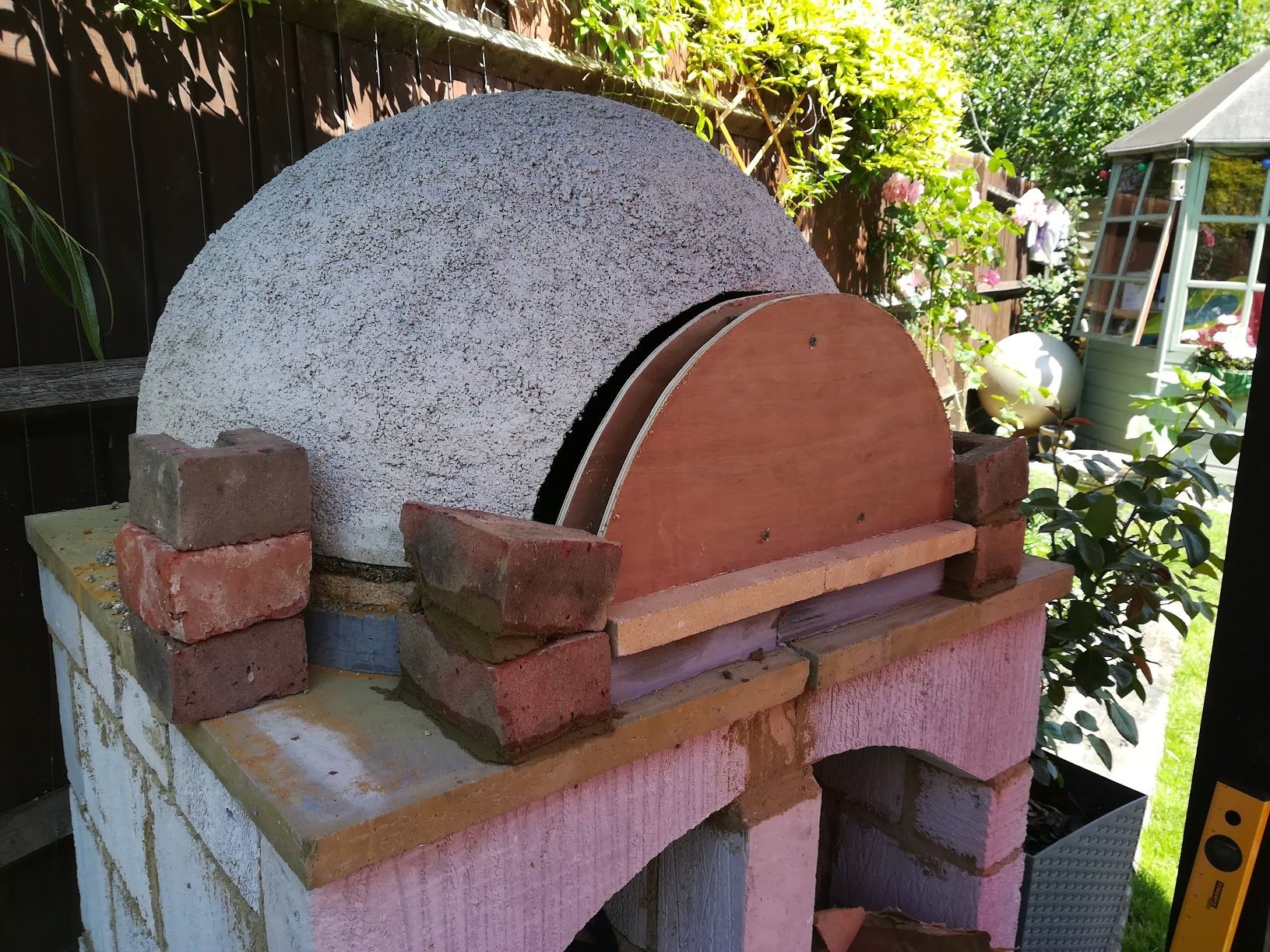 Vermiculite, Gym Ball Dome, Wood Fired Pizza Oven 10 Steps (with